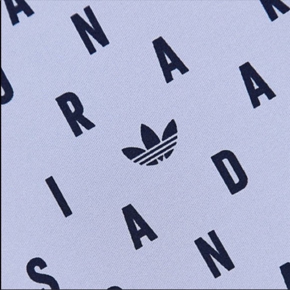 NIP Adidas All Over Logo Biker Shorts in Chalk - Picture 2 of 4